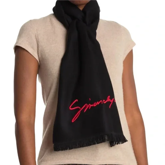 Chic Givenchy Paris scarf NWOT - Picture 1 of 5